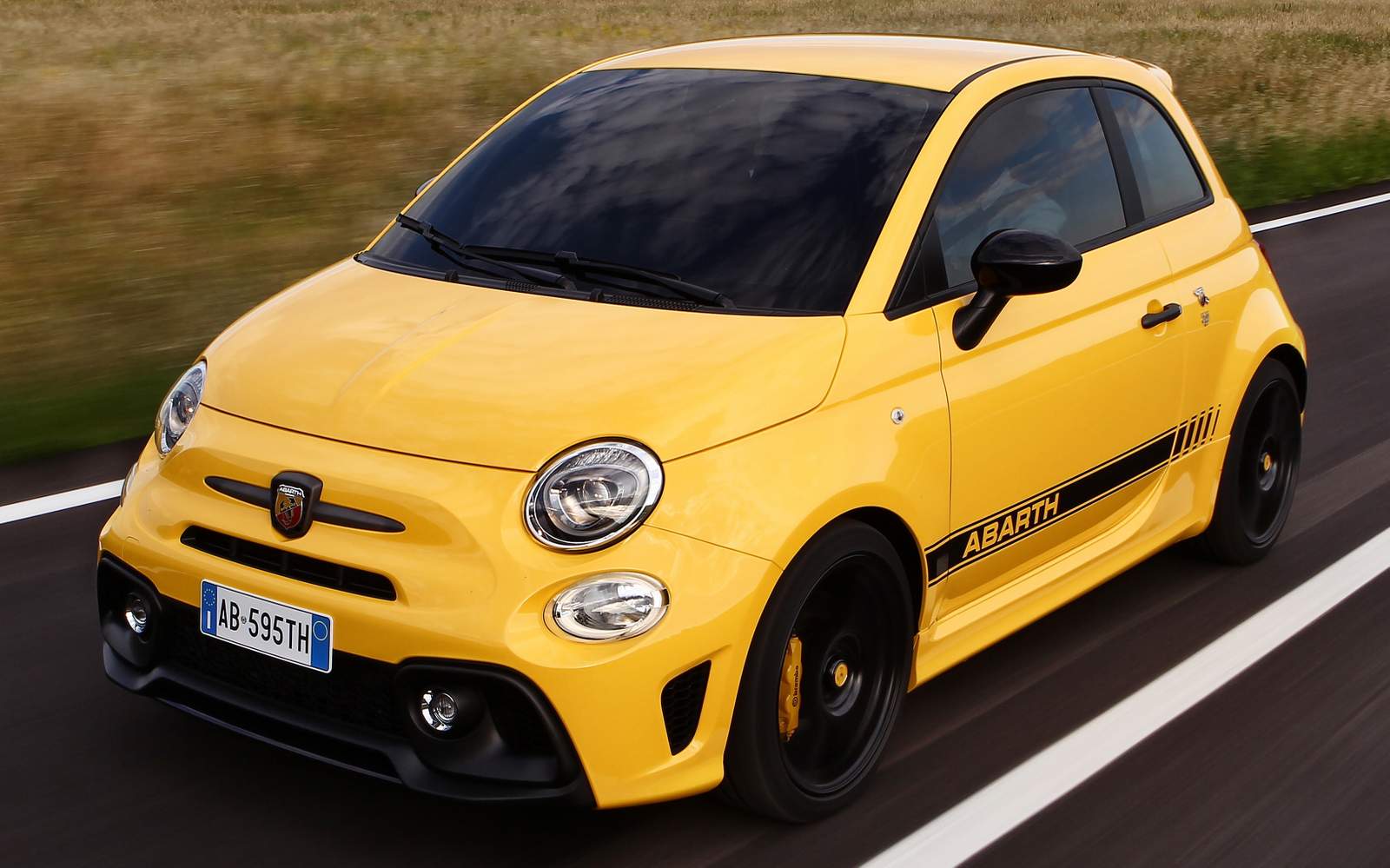 Fiat 595 Abarth 2017 Fotos E Especifica es Oficiais jordan-harper-tsc-him-her-show