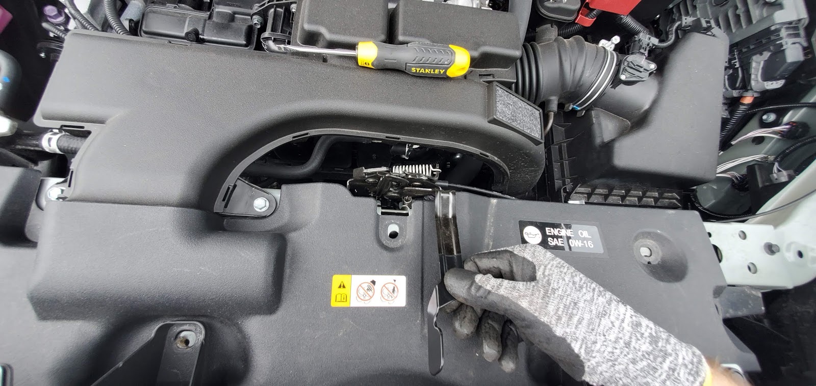 How to Install Hella Horns on the 2019 2020 Toyota Rav4 Toyota Rav4