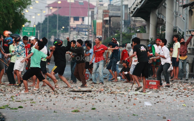 KONFLIK SOSIAL DI  MASYARAKAT Calon Sarjana