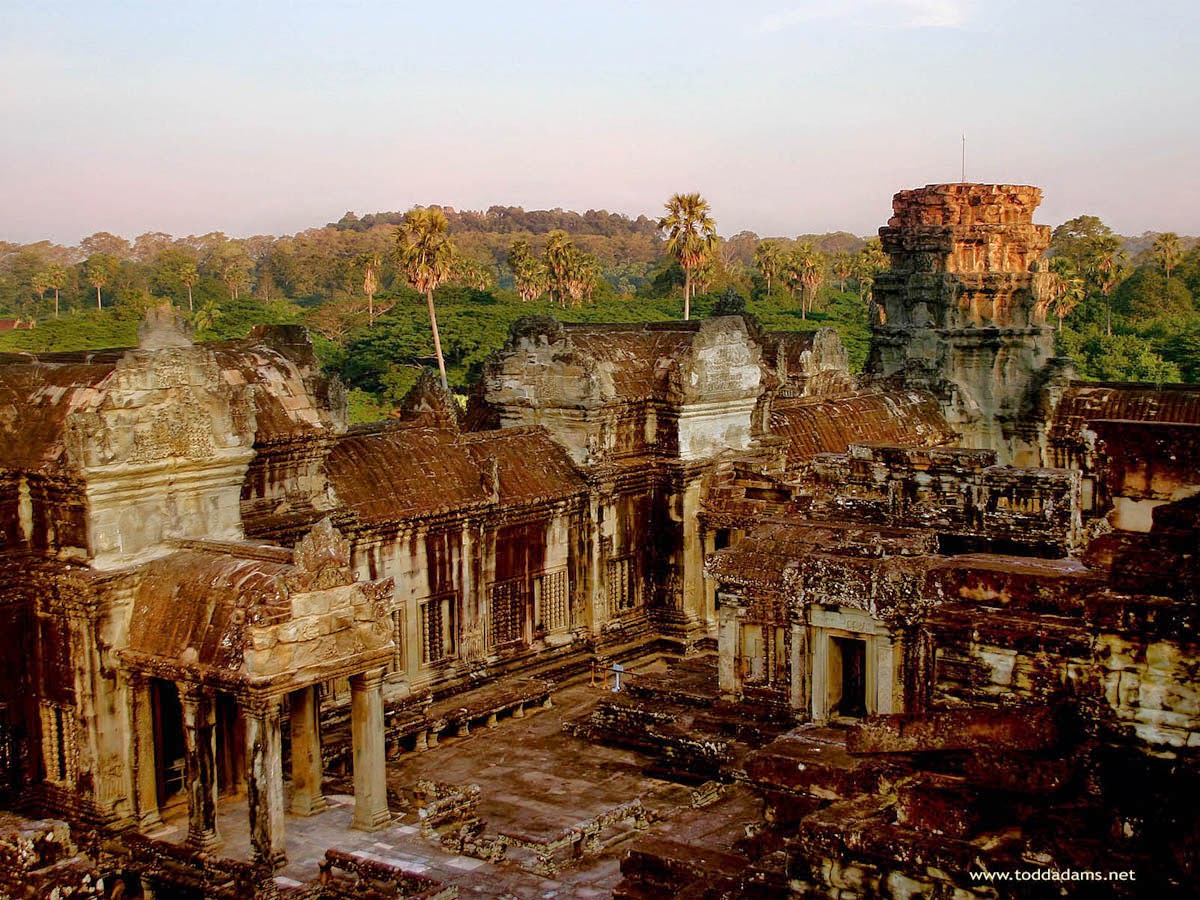 Разрушили древний город. Ангкор-ват храм разрушенный. Бангладеш Ангкор фото. Древний разрушенный город древней Индии. Бангладеш руины.
