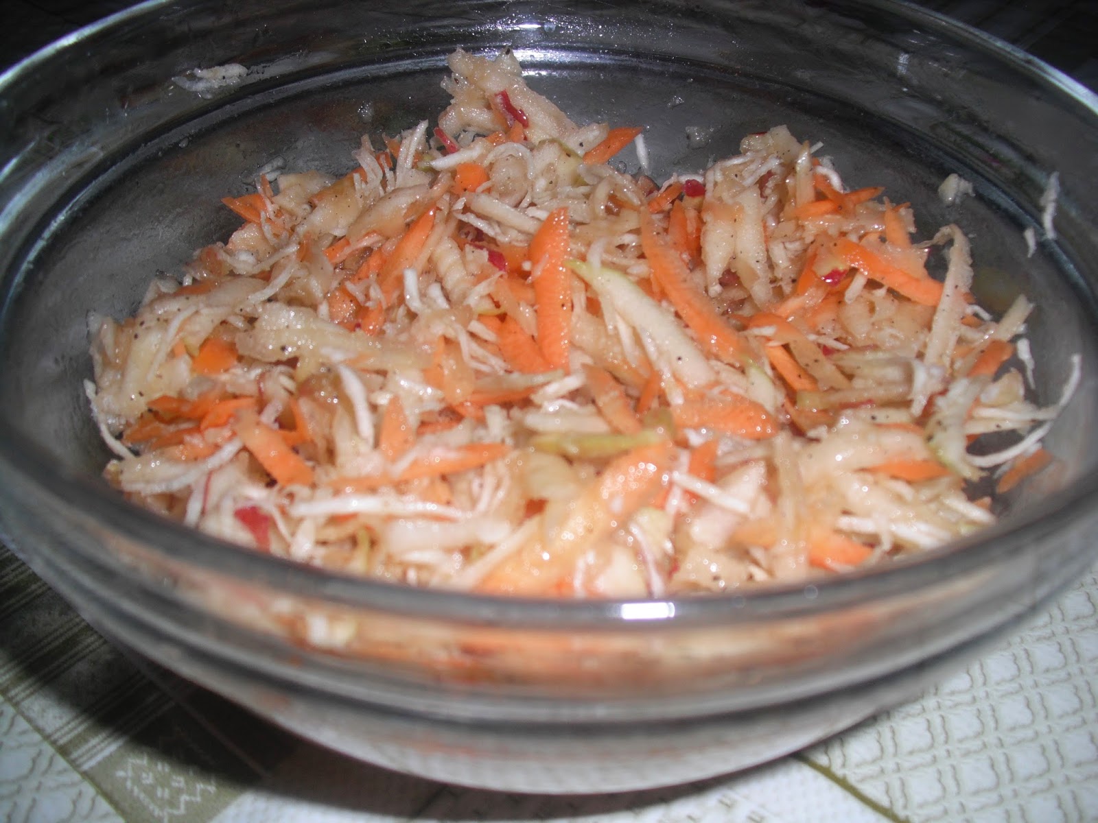 Salata de morcov,telina si mar