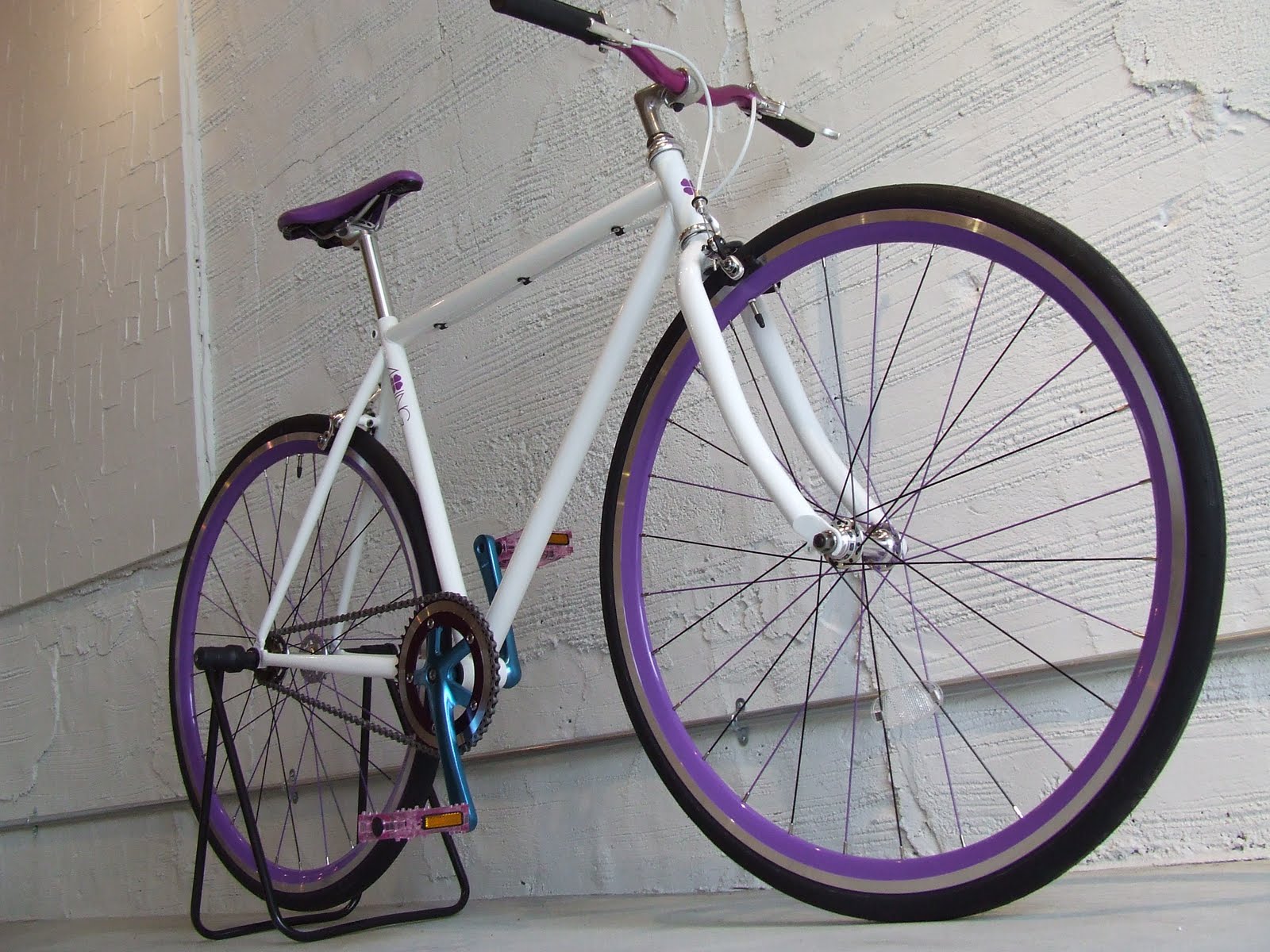 4 ING 700C スポーツタイプ 自転車