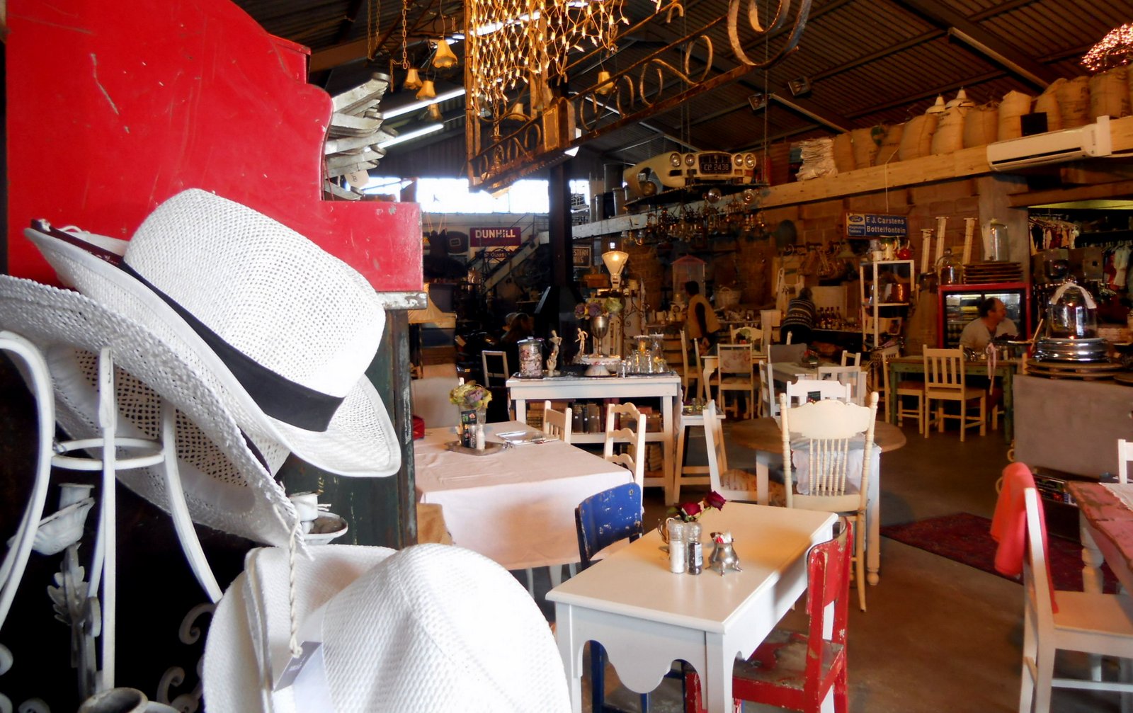 Finding Pretty Again Pajamas and Jam Restaurant / a warm Vintage Experience