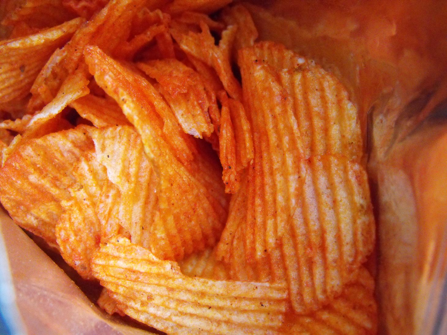 Hot Chicks Eatin' Spicy Chips Snack 158 Ruffles Tapatío Limón