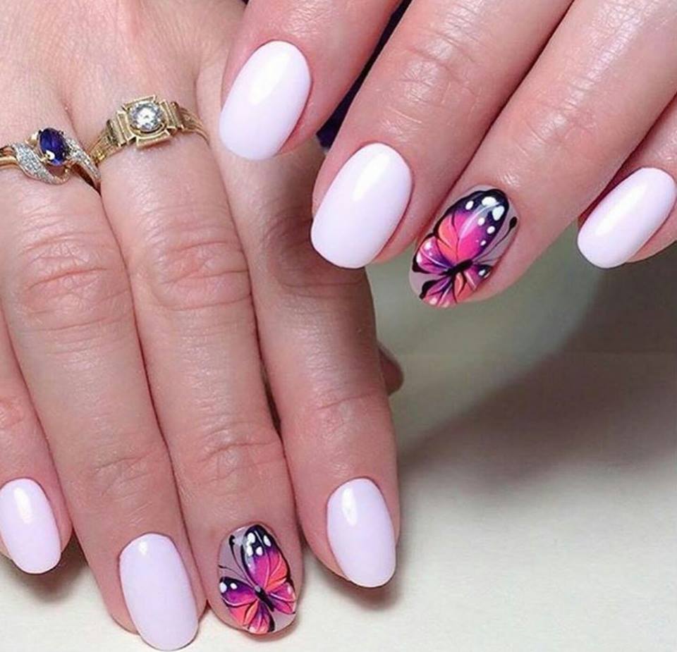 маникюр с синими бабочками. бабочка на ногтях. маникюр летний нежный. маникюр с бабочками на короткие ногти. бабочка на ногтях.