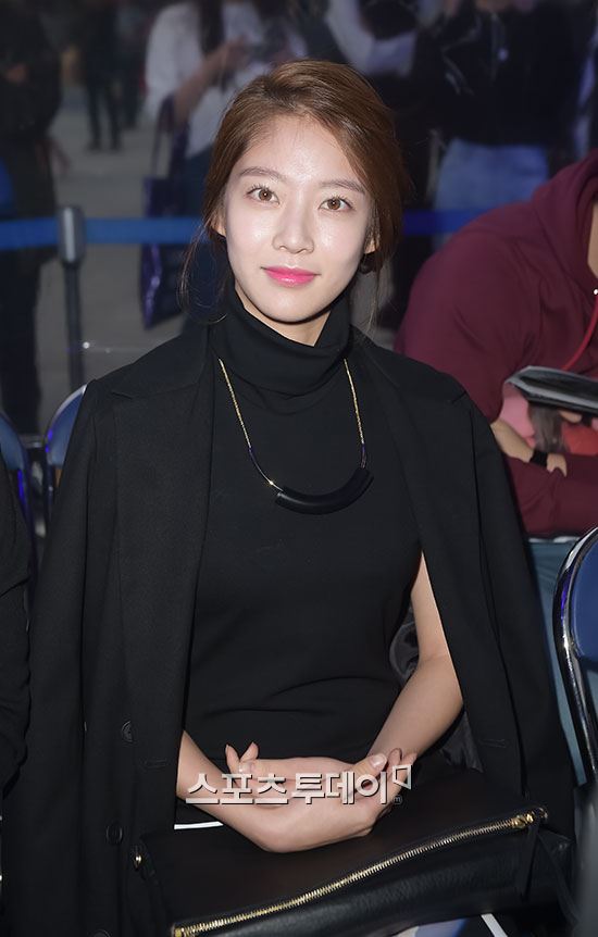 공승연 미시(?)같은 오늘자 패션위크 | 인스티즈