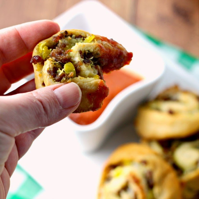 Cheesy Sausage Pinwheels|Renee's Kitchen Adventures: Little bites of sausage, cheese and peppers! 