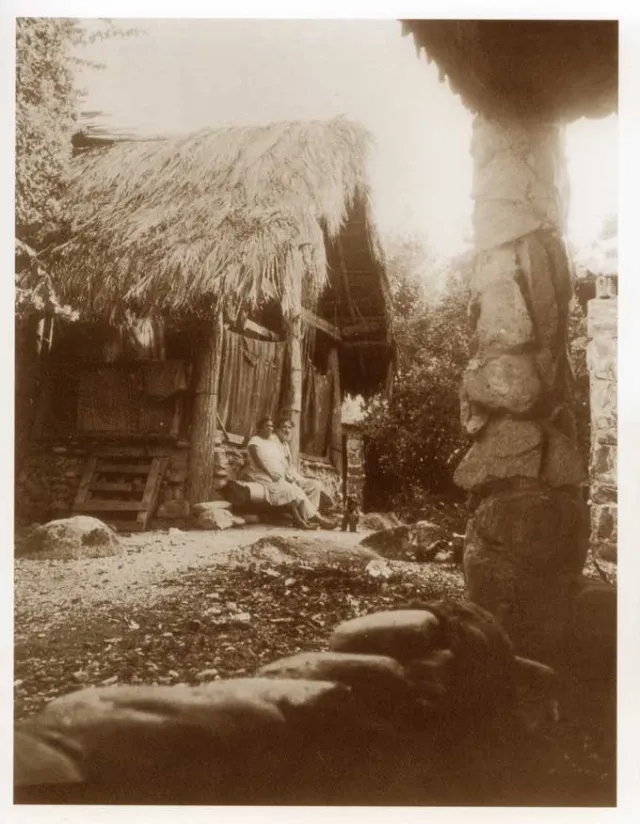 "Armando Reverón y Juanita"