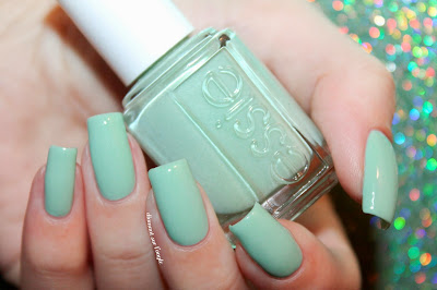 Swatch of nail polish "Fashion Playground" from Essie