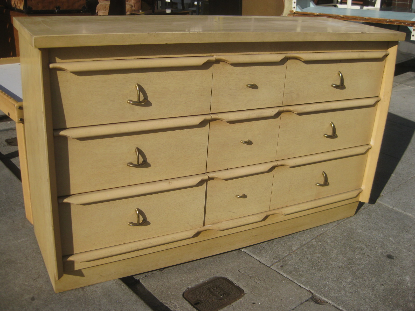 UHURU FURNITURE & COLLECTIBLES SOLD Blonde '50s Dresser 40