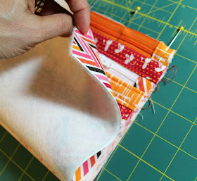 A Quilter's Table: Triple-Zip Pouch :: A Tutorial
