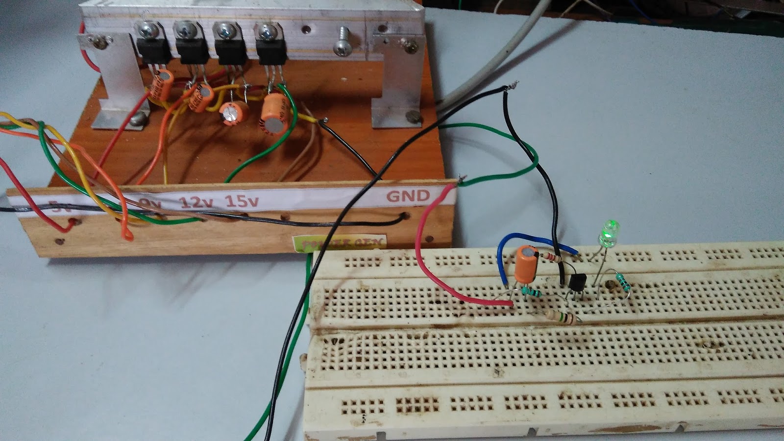 ON Time delay timer by using One NPN Transistor and Capacitor