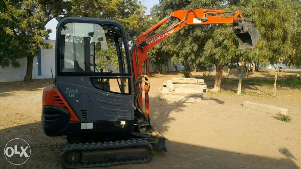 RAFIQ BROTHERS Hitachi ZX18 Mini Chain Excavator for Sale in Karachi