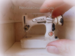 Maquina de coser blanca