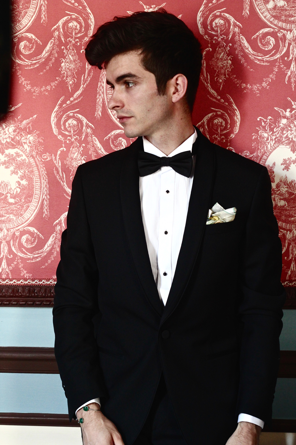 BLOG-MODE-HOMME-style-masculin-elegant-comment-porter-un-smoking-de-fursac-paris-bordeaux-costume -noir-noeud-papillon - 1.jpg