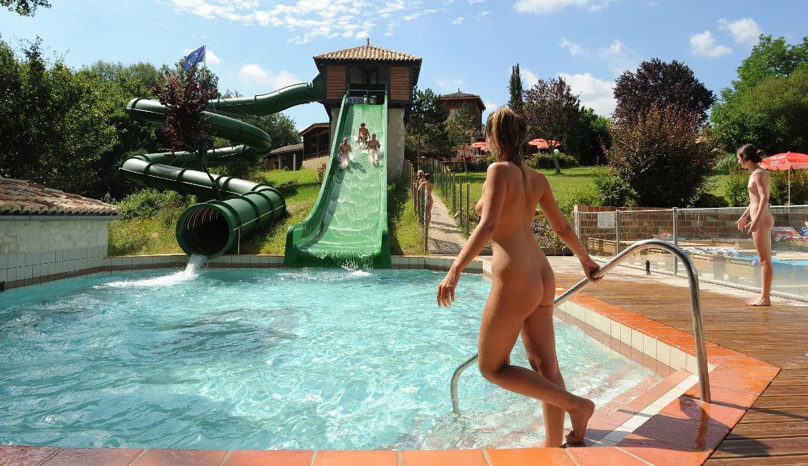 Nude at water park - 🧡 Сиськи в аквапарке (73 фото) - порно фото.