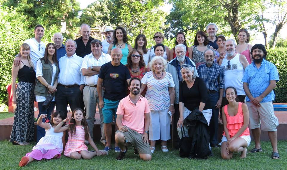 Grupo de miembros de la AAJ Rama Argentina