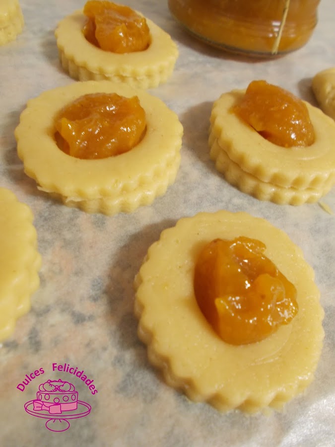 Galletas rellenas de mermelada