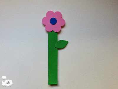 Flor marcapáginas de goma eva