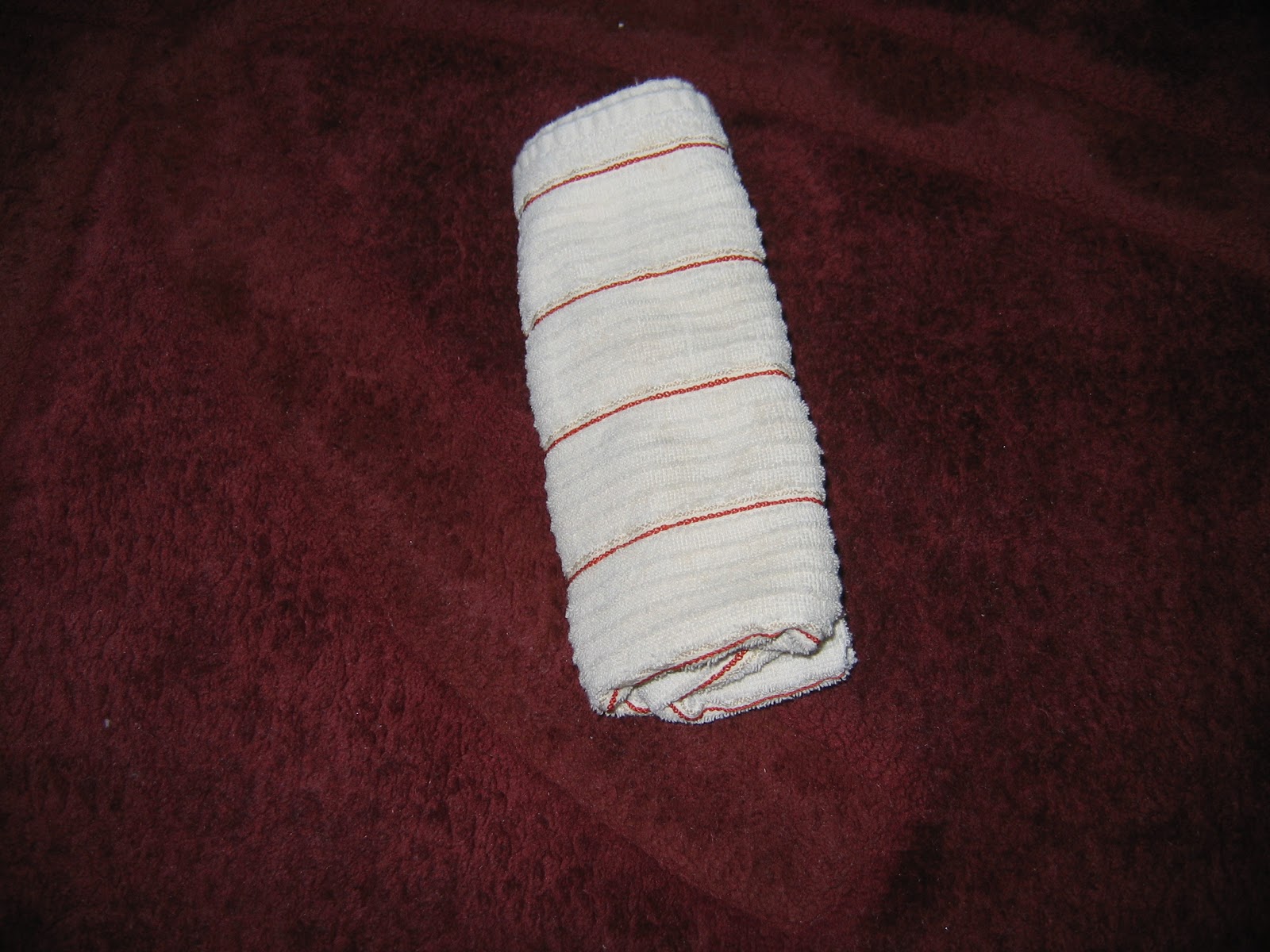 CONTROLLING Craziness Folded vs. Rolling your Towels