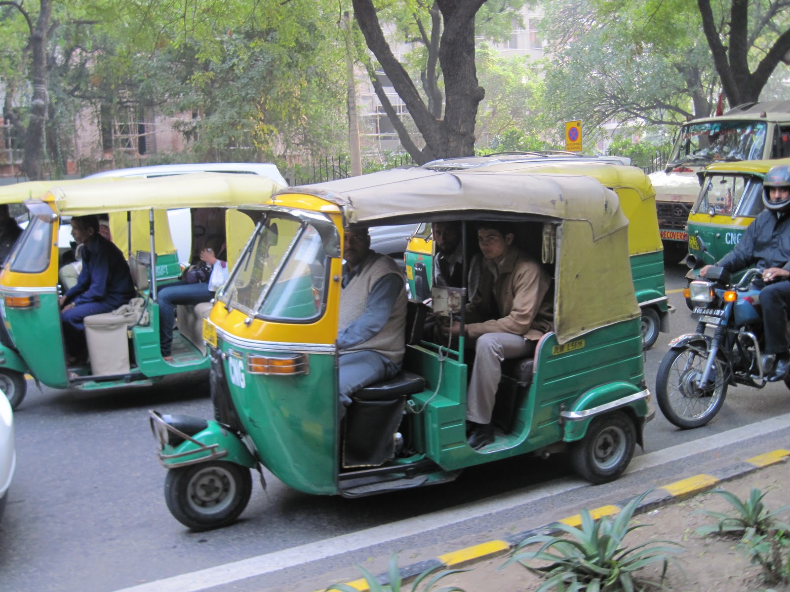 tuk.jpg (1600×1200) Passenger vehicle, Toy car, India asia