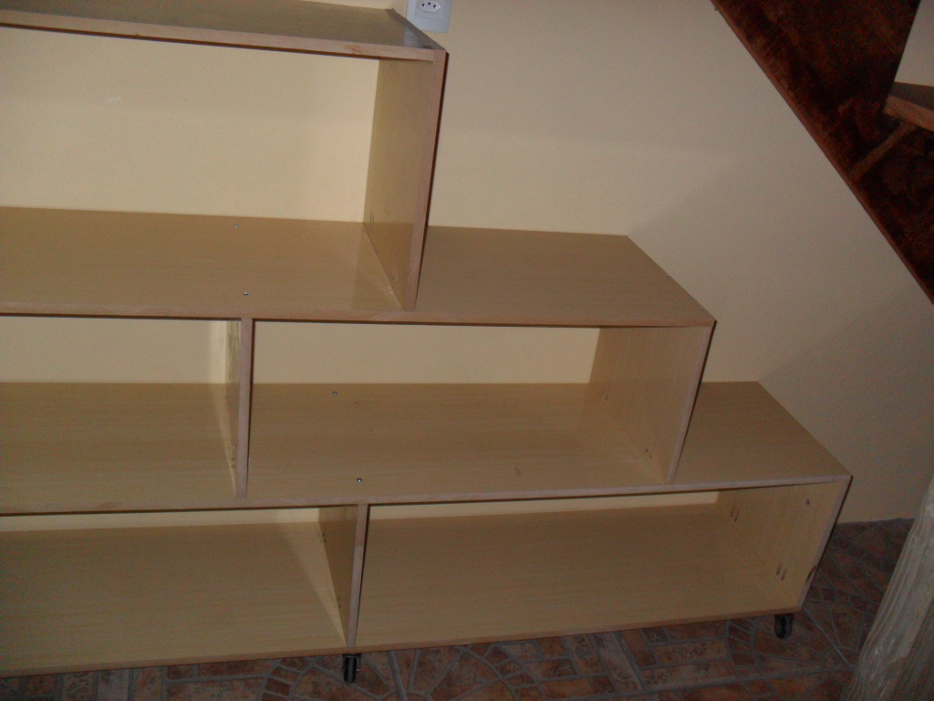 TRABALHOS DE GARAGEM: Estante com sobras de MDF