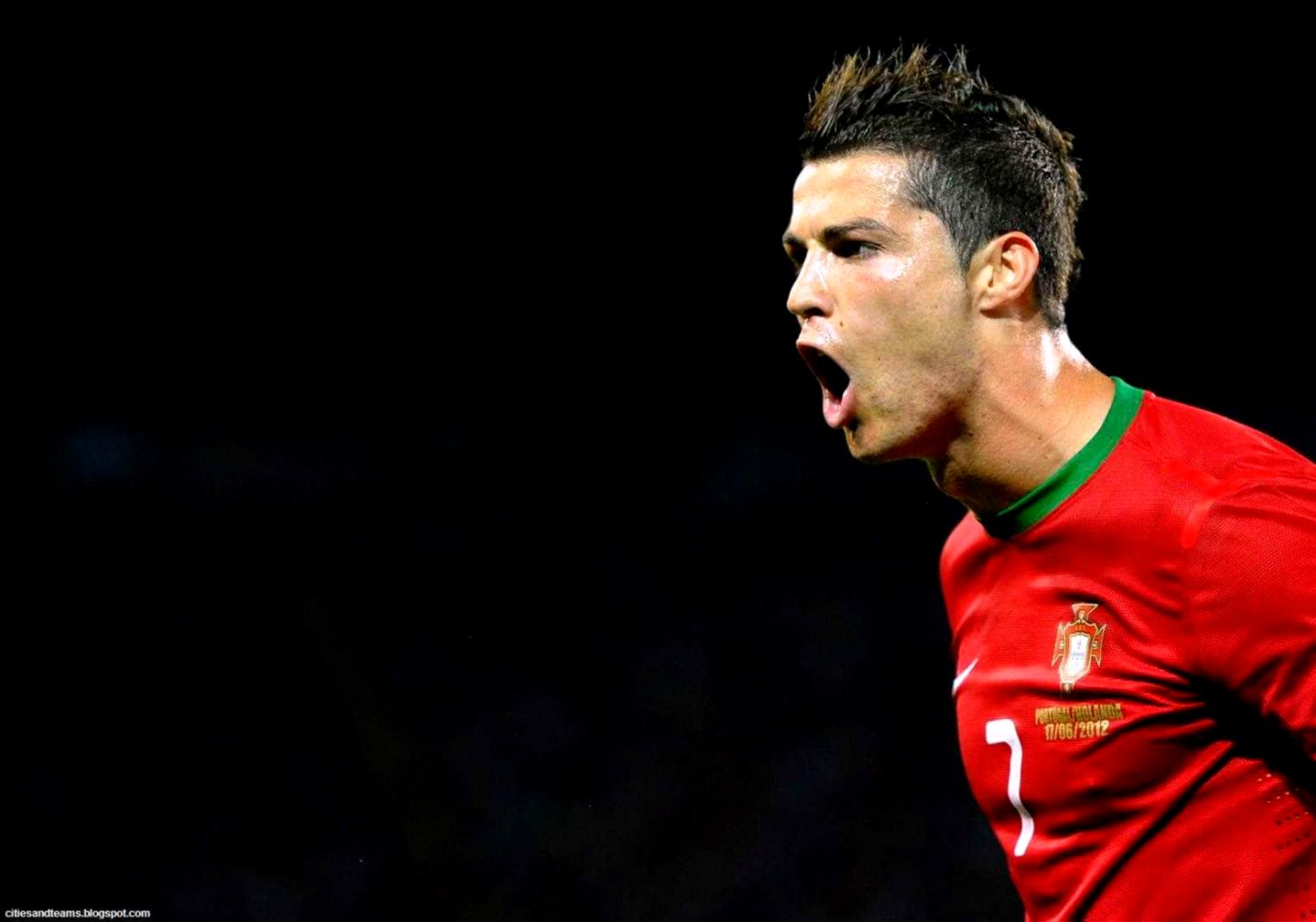 Cristiano Ronaldo Portugal Football Hd Wallpaper Bronze Wallpapers