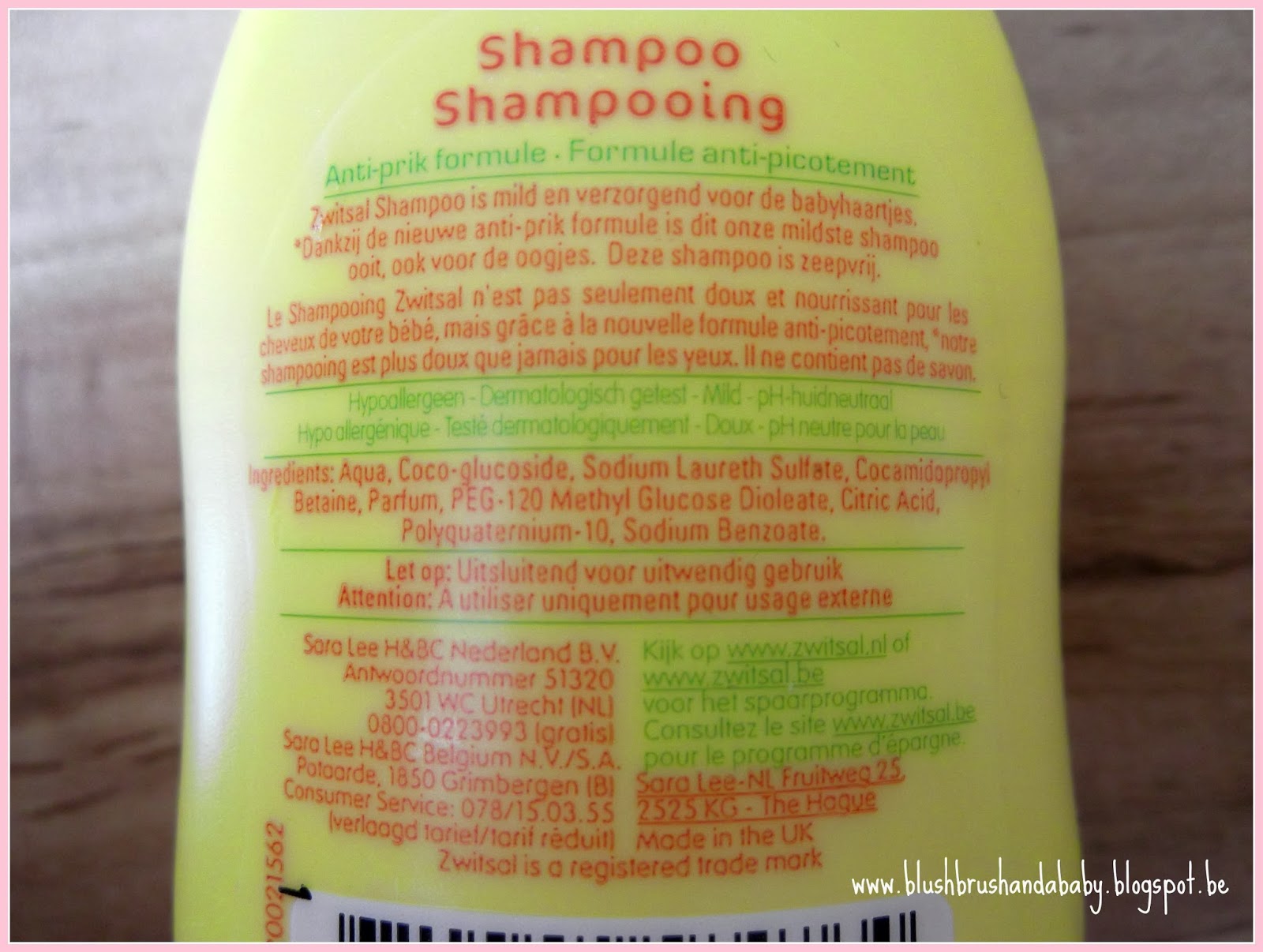 Blush brush and a baby Zwitsal Shampoo, Zeepvrije Wasgel en Bodylotion