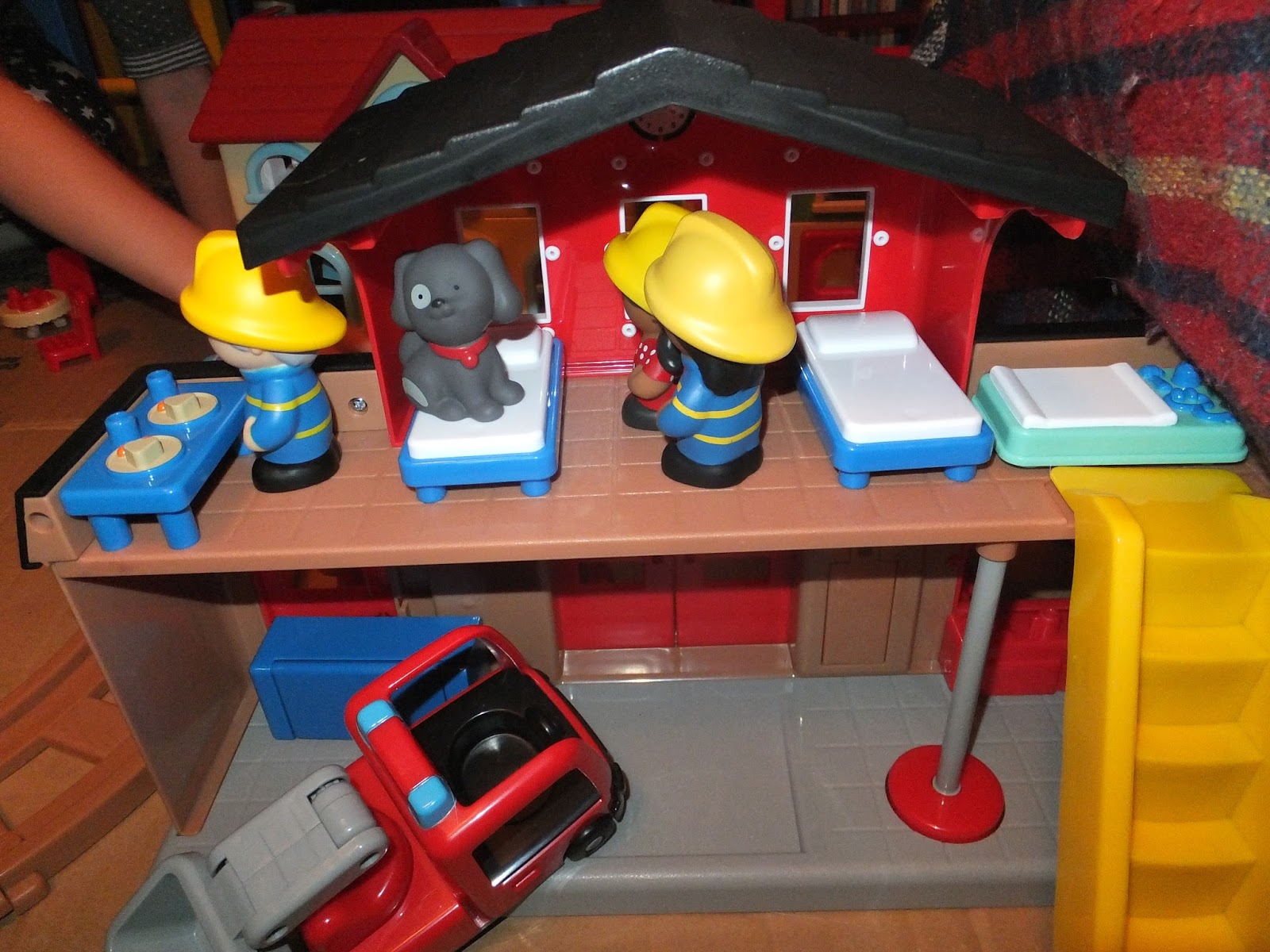 chad valley tots town safari train playset