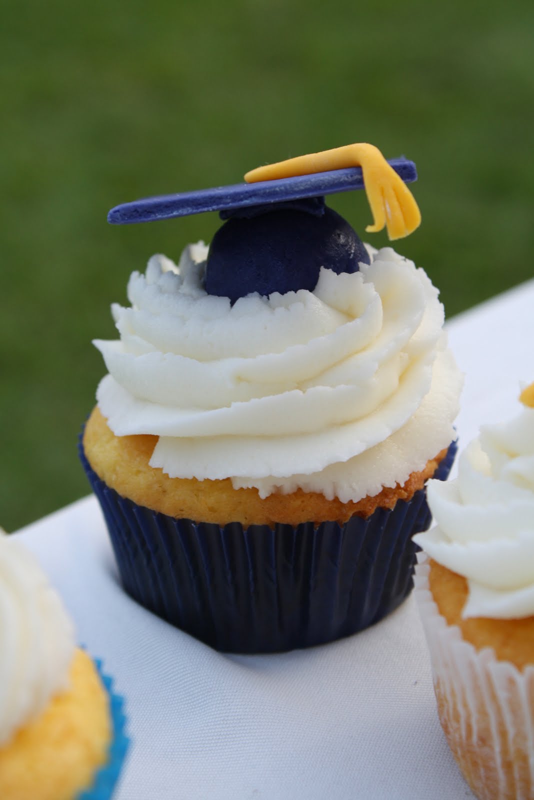 Graduation Cap Cupcake Cake Template