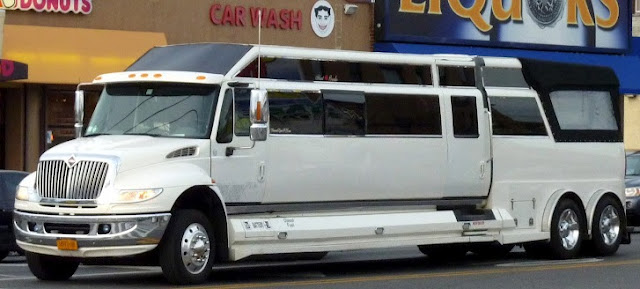 На днях, в Живом Журнале у SAMSEBESKAZAL увидел вот такую фотографию ...