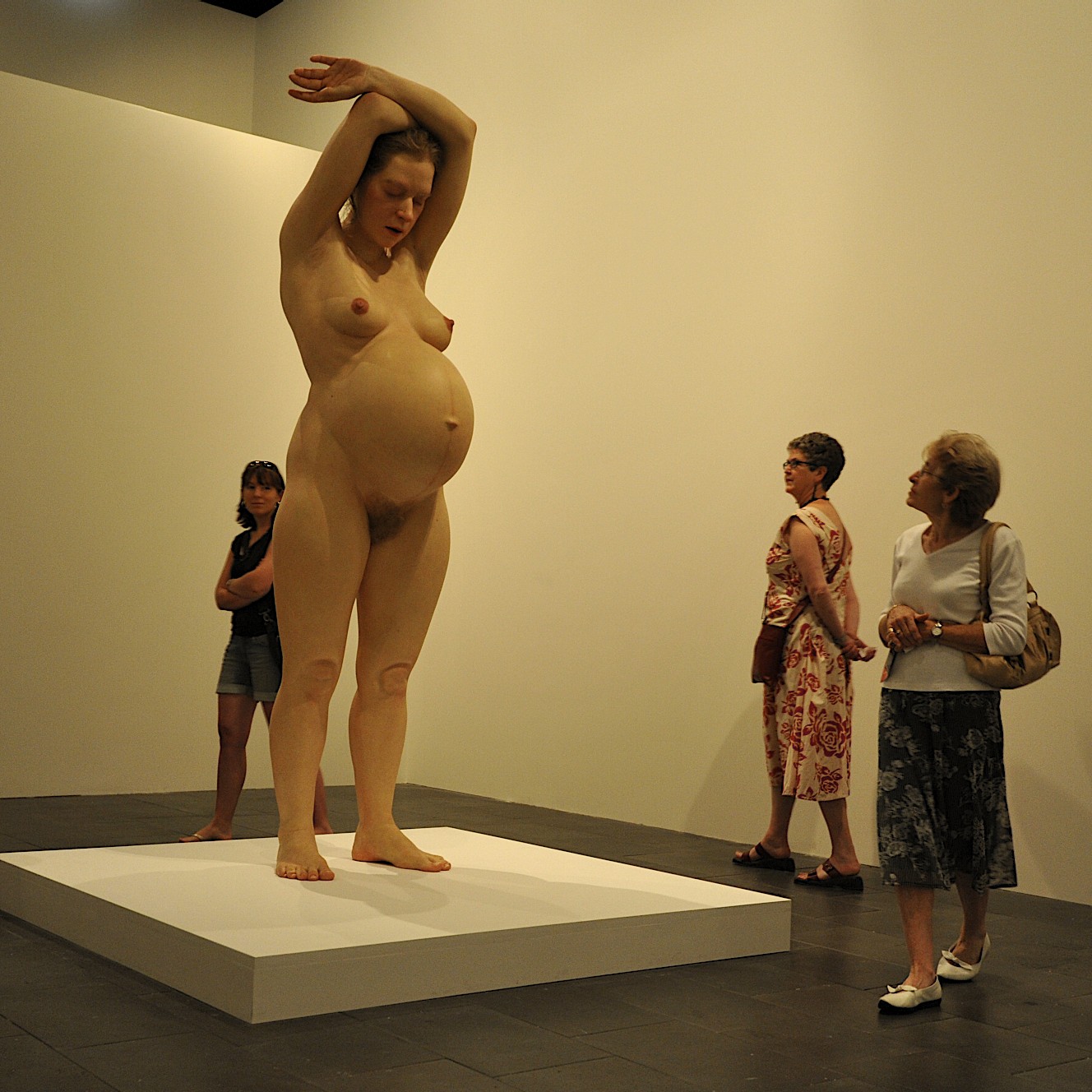 Naked New Zealand Woman Pics 21