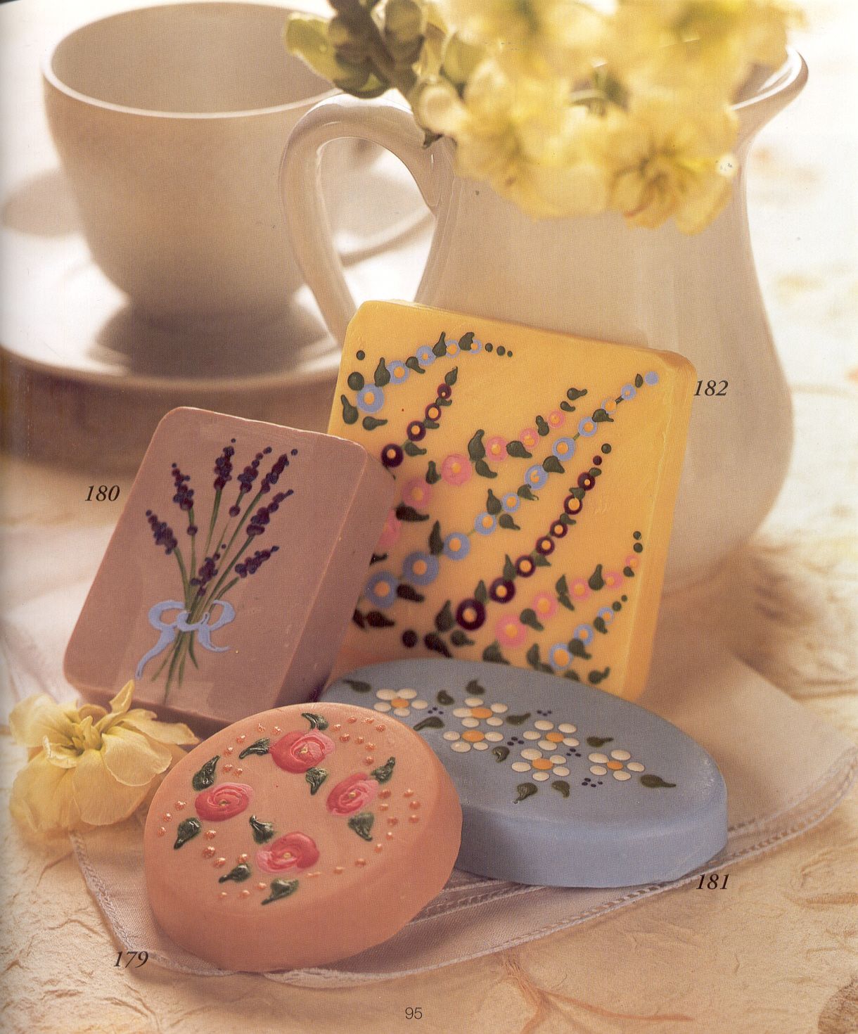 Мыловарение красивое. Мыло ручной работы. Мыло ручной работы. Что можно добавить в мыло ручной. Прозрачное мыло.