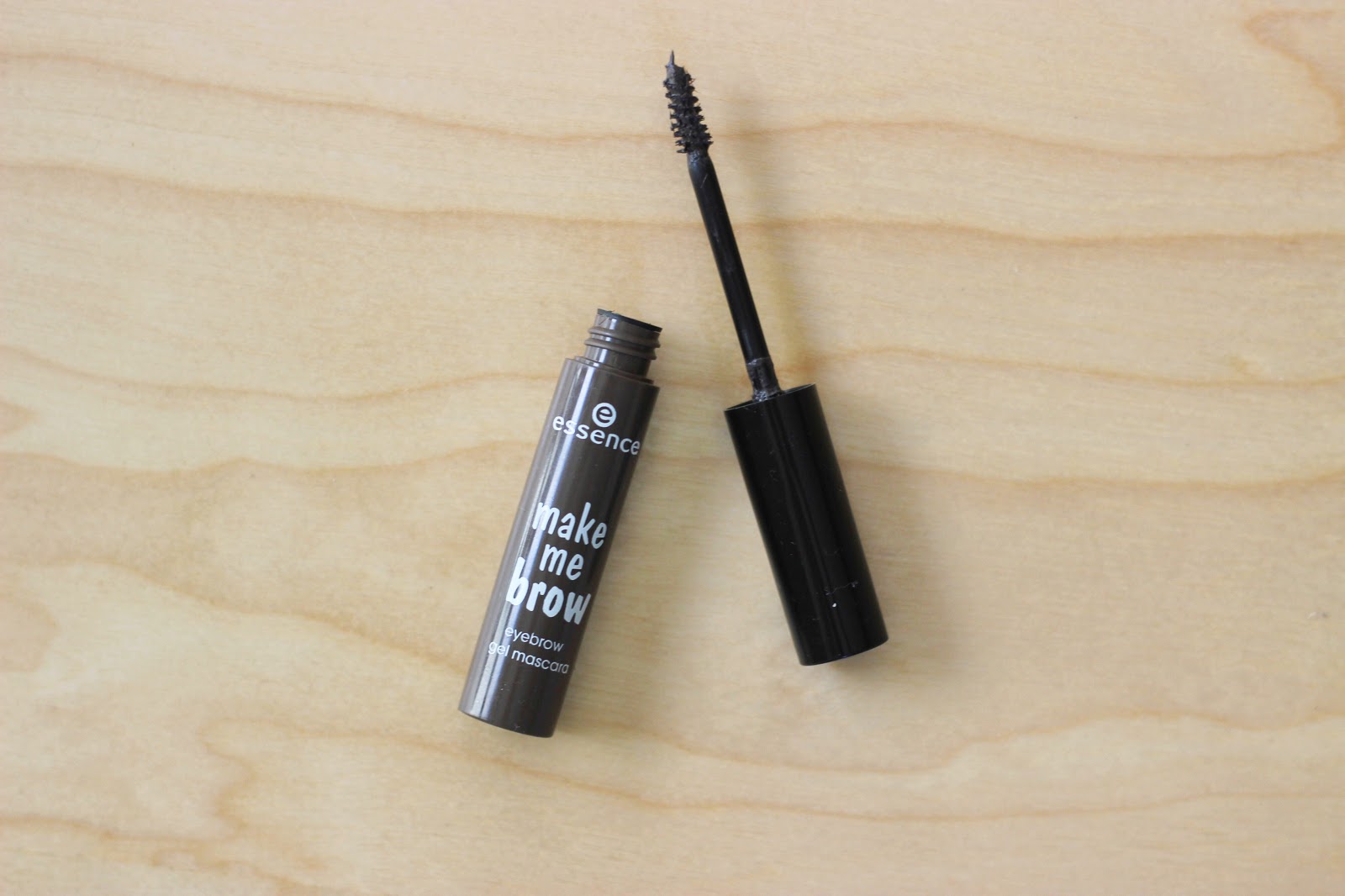 Review Essence Make Me Brow Eyebrow Gel Mascara Laura Neuzeth