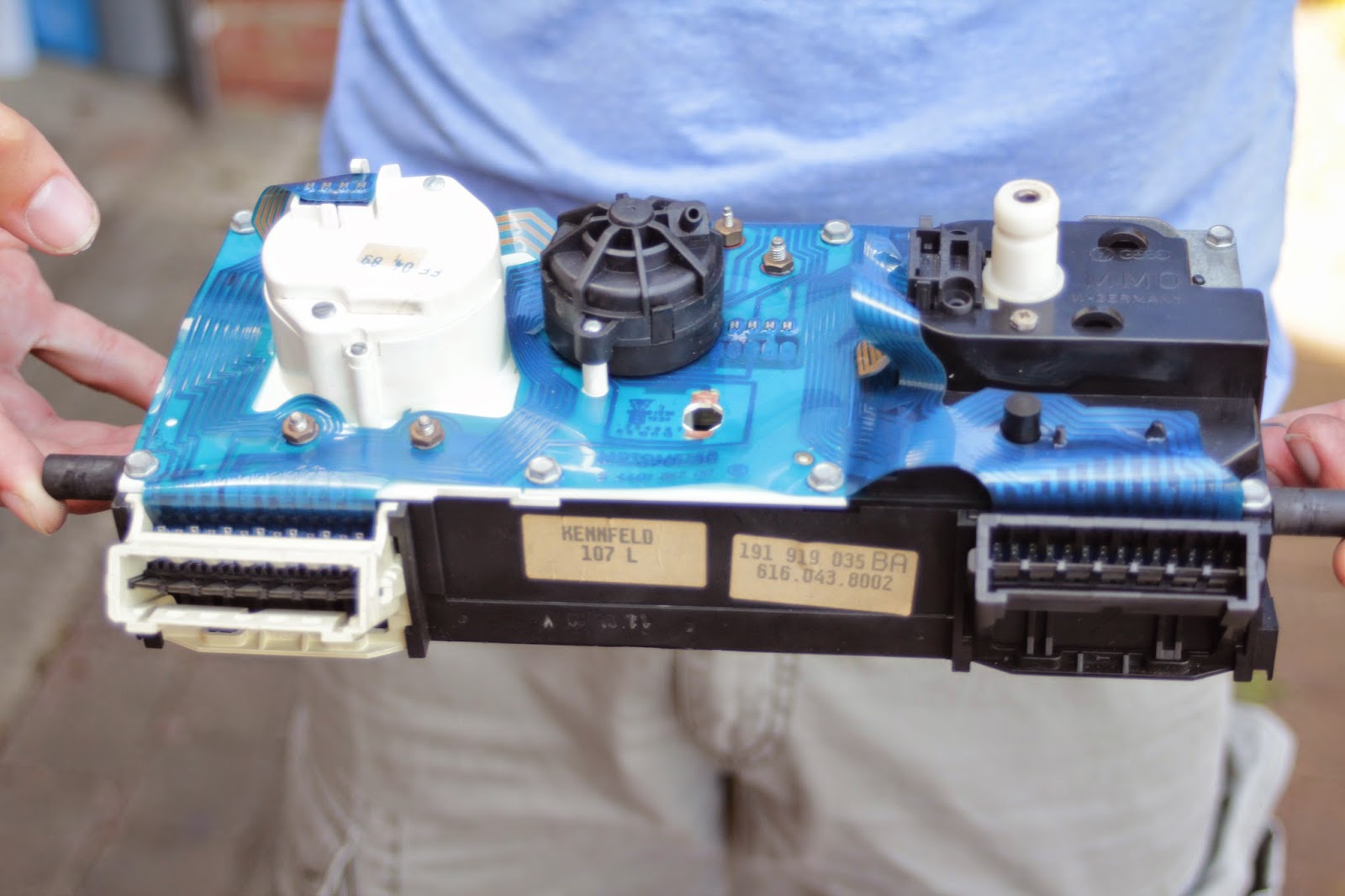 Life with a 1989 VW Golf Mk2 GTI 16V VW Golf Mk2 Dashboard Removal to