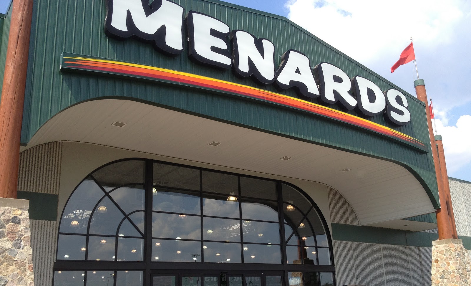 Mec F Expert Engineers Menards 27 Year Old Worker Alec Michael Saunders Is Dead After He Suffered Blunt Force Chest Injuries When A Forklift Tipped Over At A Menards In Burnsville Mn