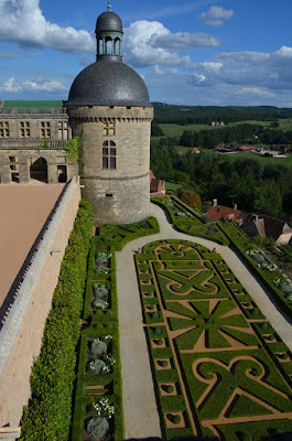 Château de Hautefort. La torre-capella