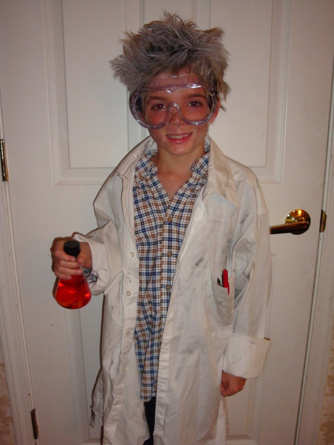 Costume Crafty: How to make a mad scientist Halloween costume