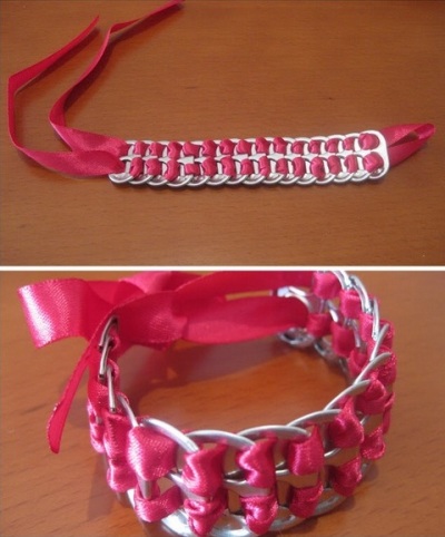 Gelang dari cincin-tarik kaleng minuman. Gelang dari cincin-tarik kaleng minuman.