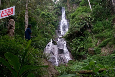 Air terjun Manik Mayo yang menjadi bagian objek wisata Setren Girimanuk