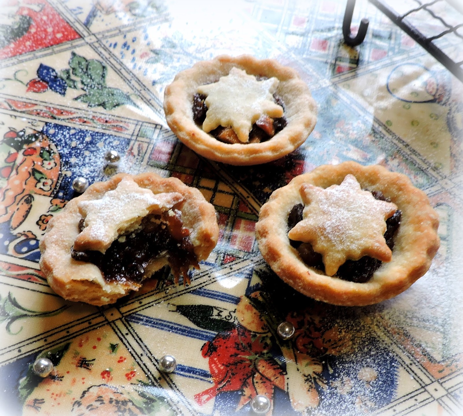 The English Kitchen Festive Mince Pies