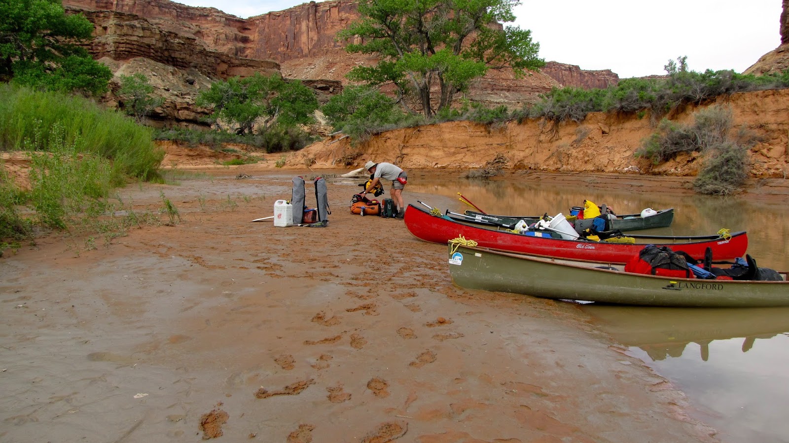 LOAFin AROUND and KANOE TRIPPING Canoeing the Green River, UT, USA