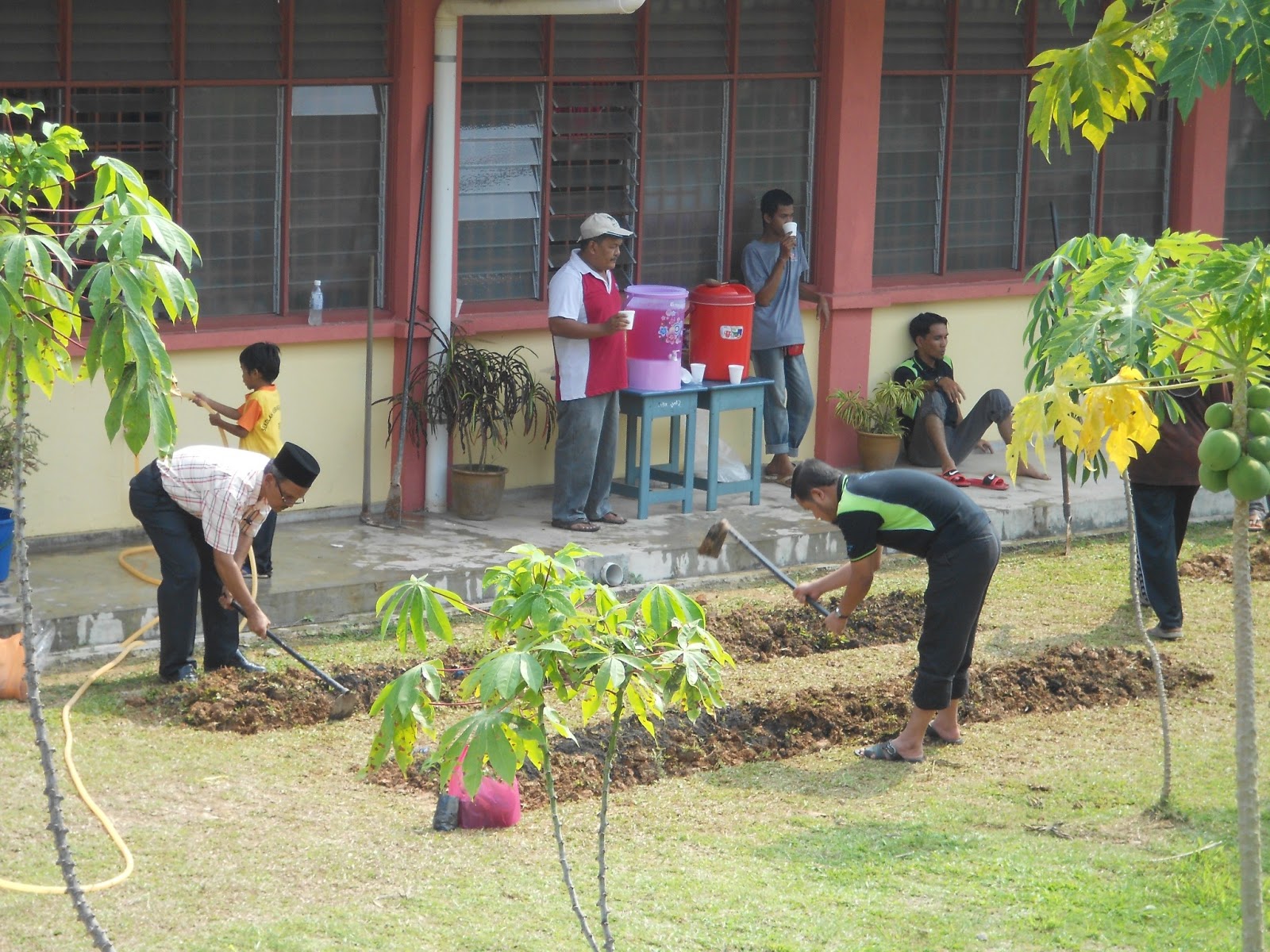 SK ROMPIN NS: Gotong royong pra sekolah