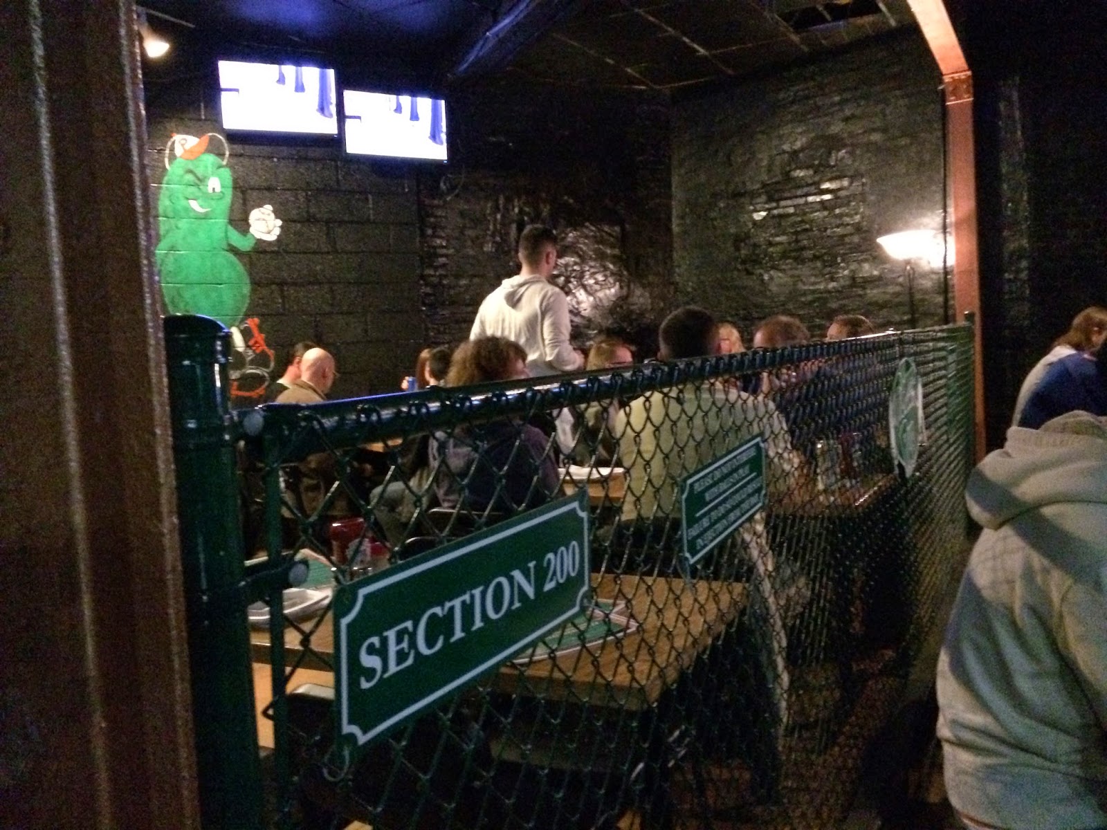 GREAT EATS HAWAII PICKLES PUB BALTIMORE, MARYLAND