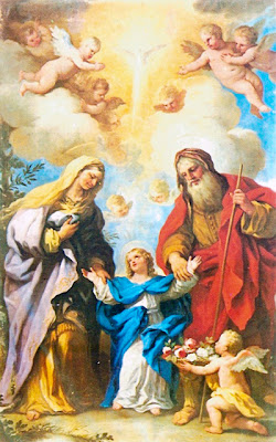 En la Imagen Santa Ana y San Joaquin llevando de la mano a la Virgen Maria.