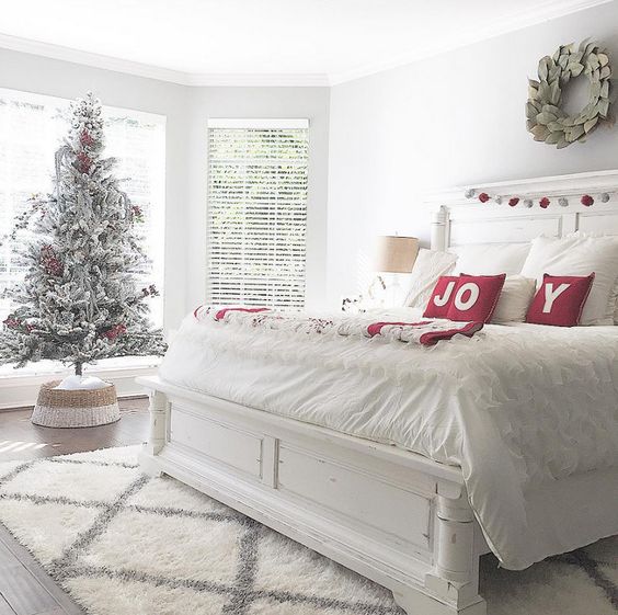 Christmas Stuff 30 Christmas Bedroom Decorating Ideas on Pinterest