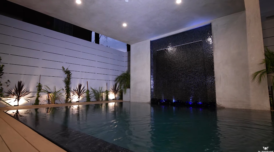 32 Interior Design Photos vs. 831 N Curson Ave, Los Angeles Luxury Home Tour