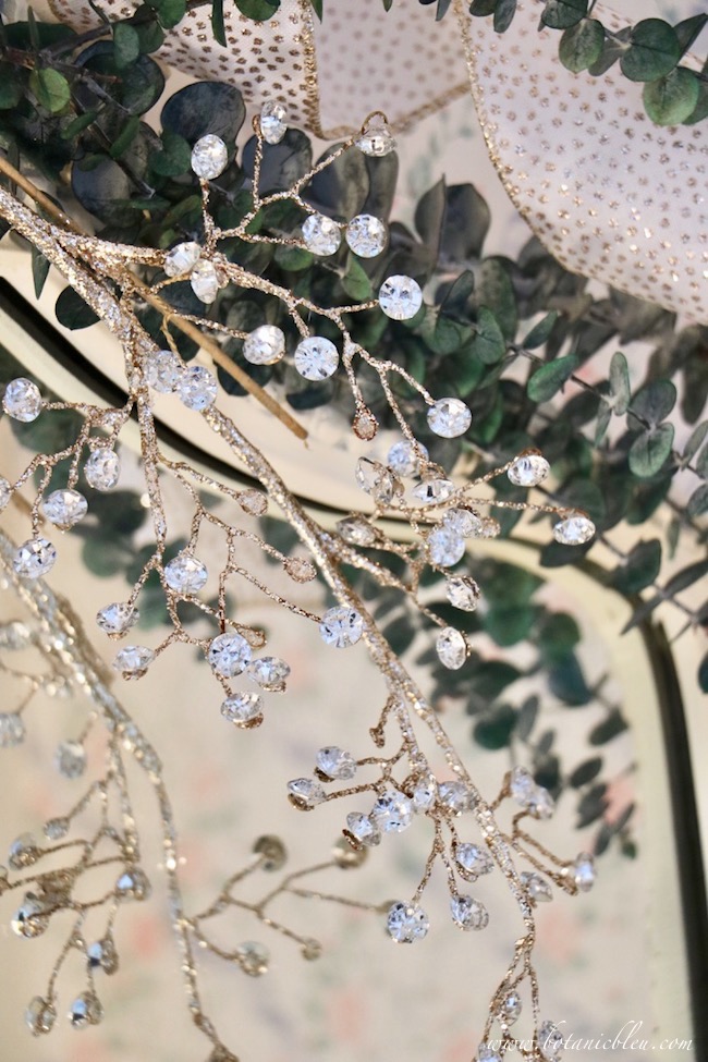 christmas-guest-bath-jewel-crystal-greenery-french-mirror