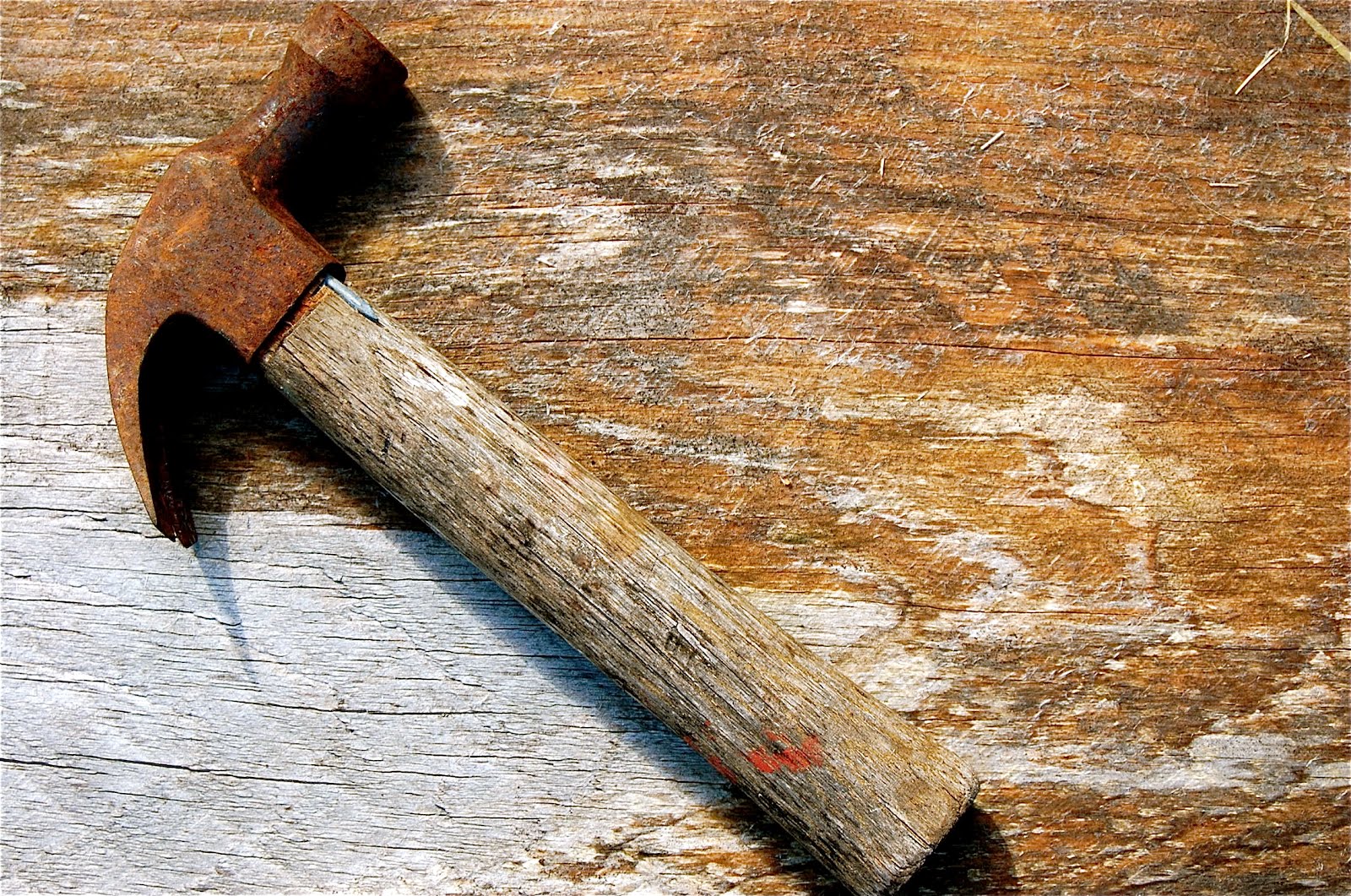 pORTcITYdAILYpHOTO Rusted Hammer