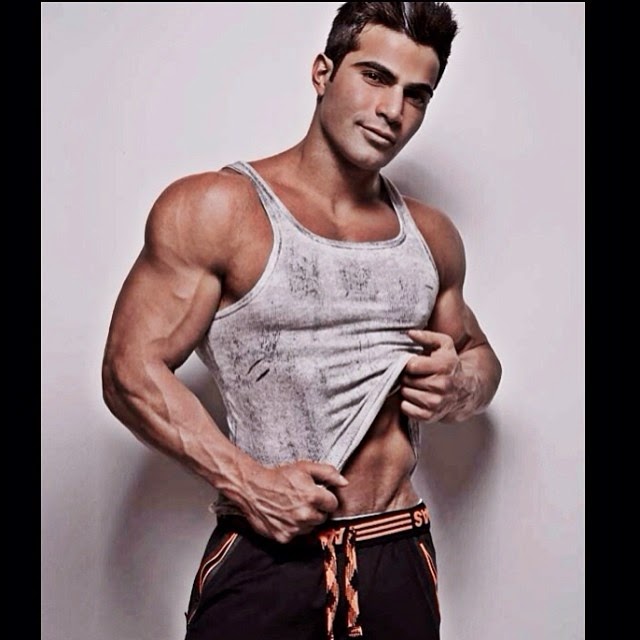 Daily Bodybuilding Motivation: V Taper Small Waist Fitness Model